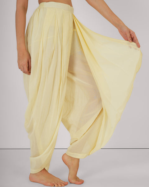 Close-up of Chaand YogaFlow set in 100% cotton — breathable yoga wear with fluid drape, soft texture, and natural Indian elegance.
